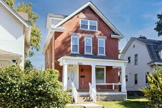 Building Photo - Single Family House! JUST RENOVATED! Centr...
