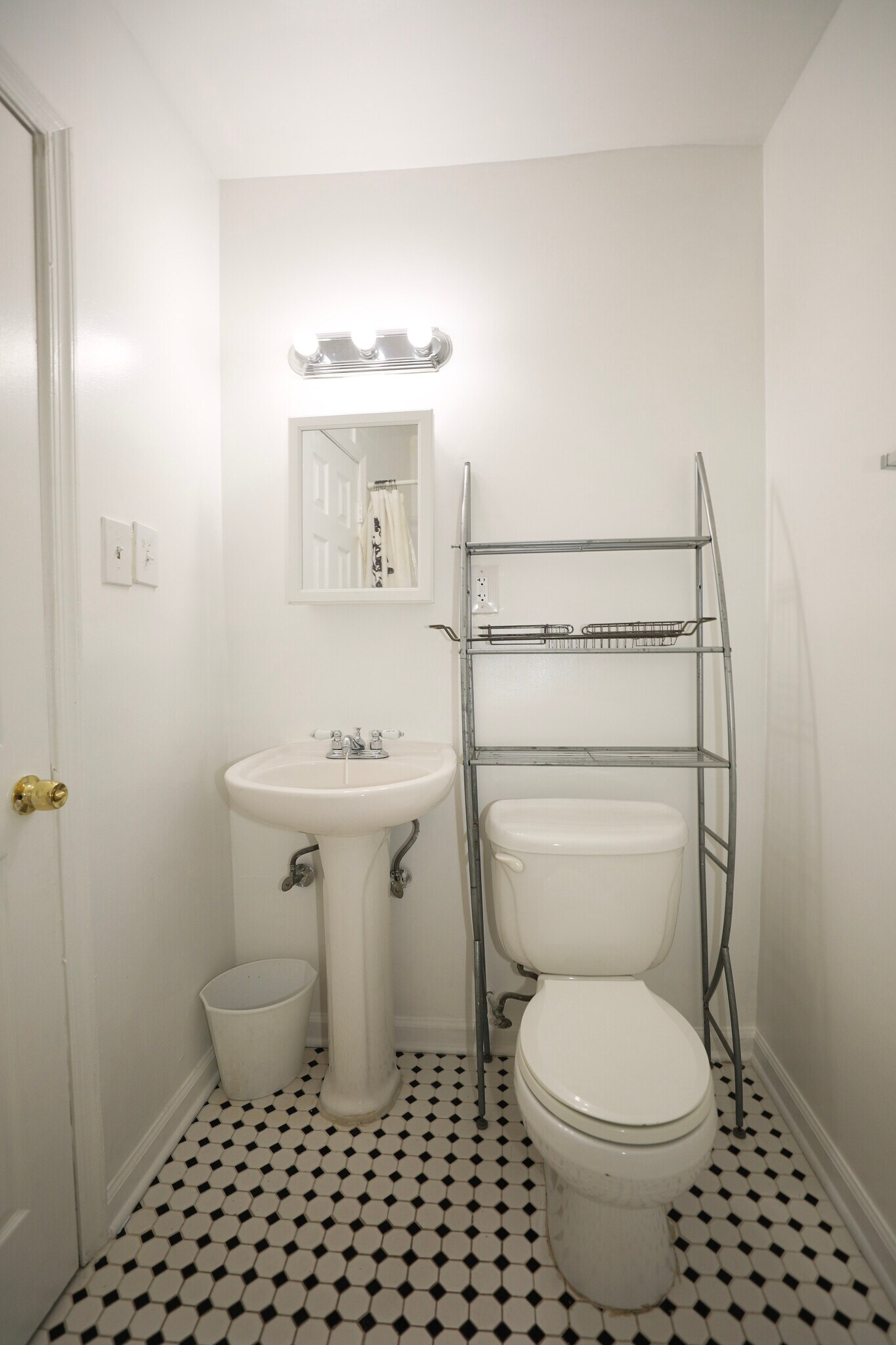 Building Photo - 1305 Orren St NE