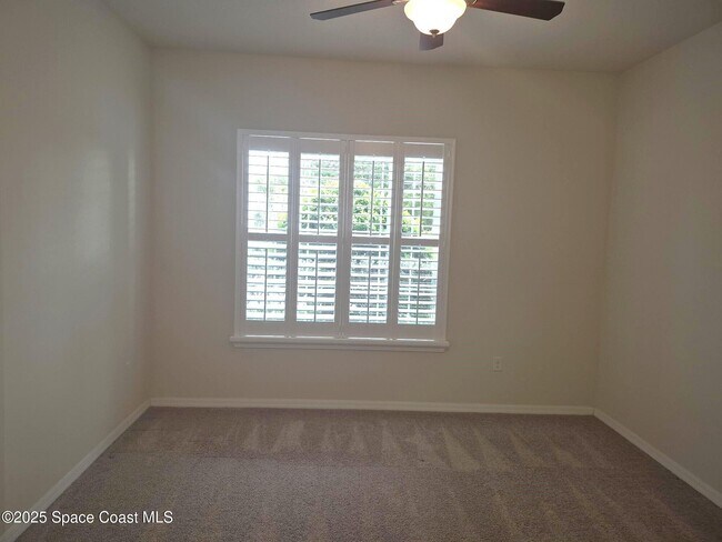 Building Photo - 3325 Sedge Dr