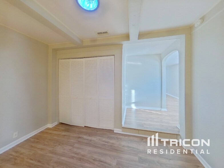 Building Photo - 6401 81st Ave