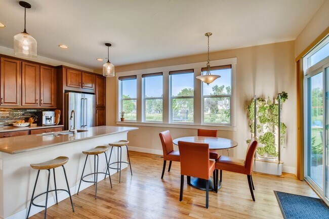 Building Photo - Spacious 5 BDR Family Home in Niwot