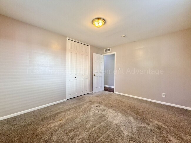 Building Photo - Updated and Beautifully Maintained 3-Bedroom Ranch Minutes from Downtown Berkley!