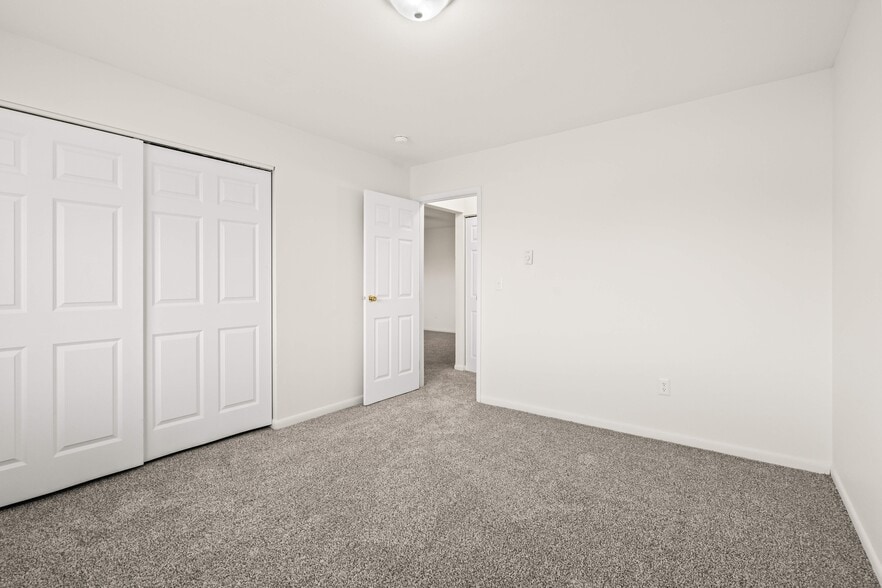 Building Photo - Prime at Laurel Springs
