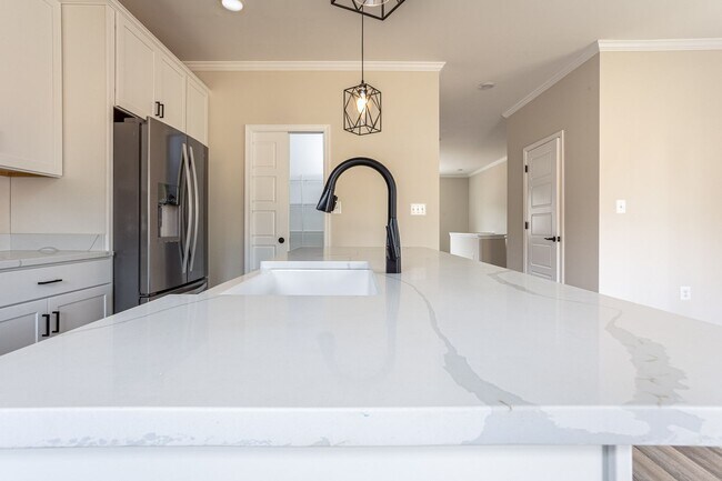 Building Photo - 1308 Palomino Trl