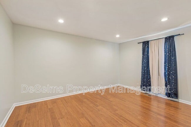 Building Photo - 6999 Tartan Dr