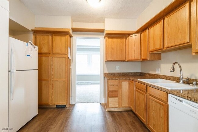 Building Photo - 709 Pleasant View Dr