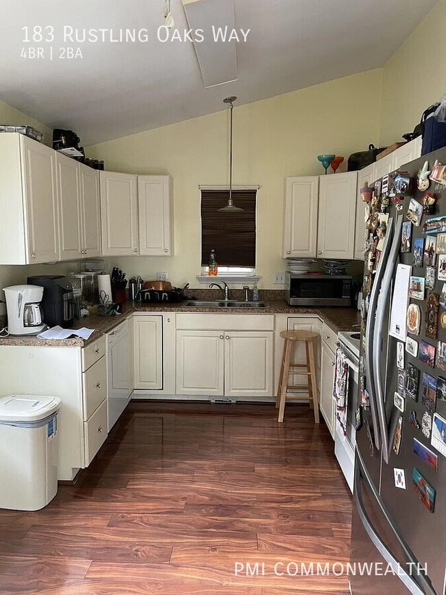 Building Photo - 183 Rustling Oaks Way