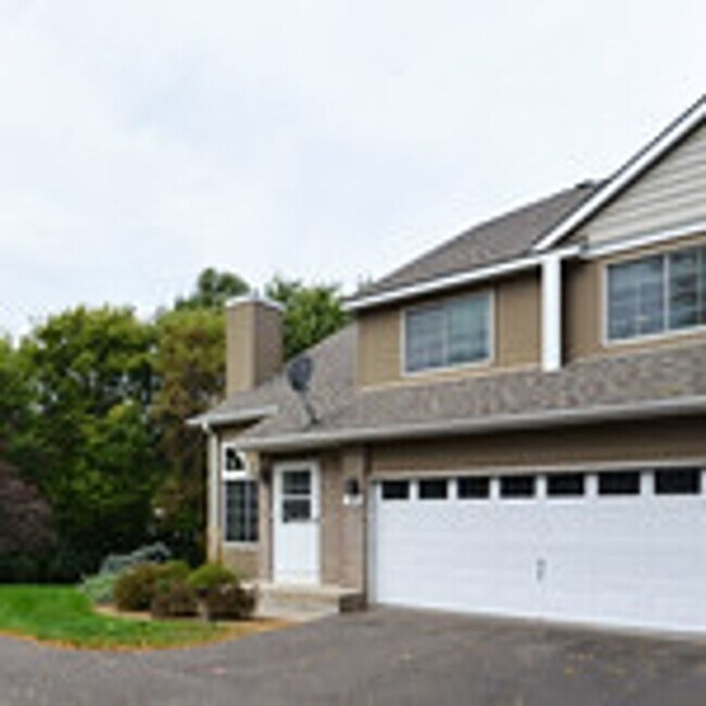 Building Photo - 144 Primrose Ct