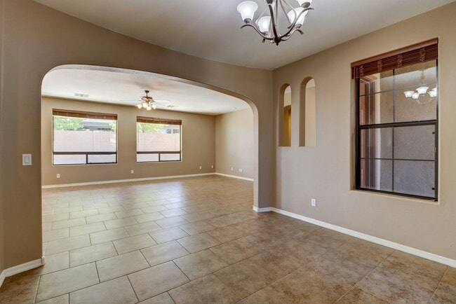Building Photo - Beautiful 4 bedroom 2 bathroom home in Prescott!