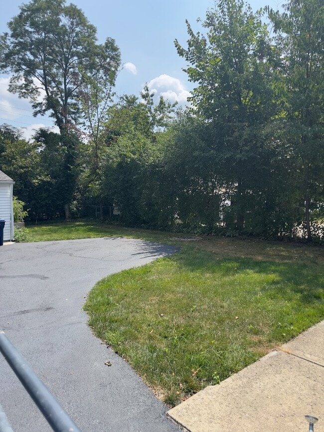 Building Photo - 2407 Woodmere Dr