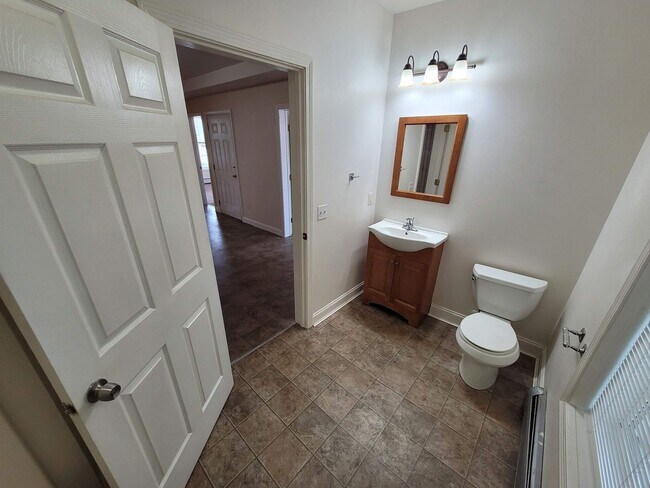 Building Photo - 21 Jane St