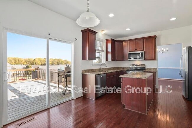 Building Photo - 116 Celadon Dr