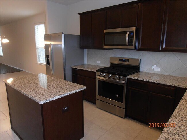 Building Photo - 605 Coffee Berry Dr