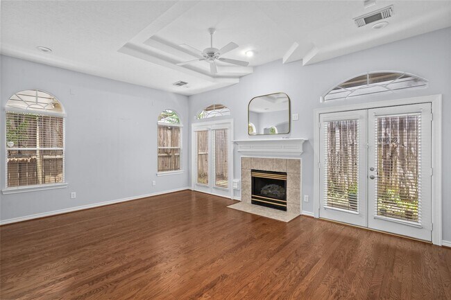 Building Photo - 612 Detering St