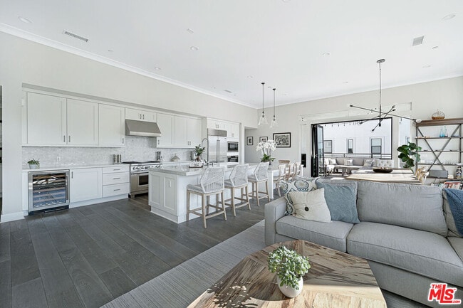 Building Photo - 5827 Meadowlark Pl