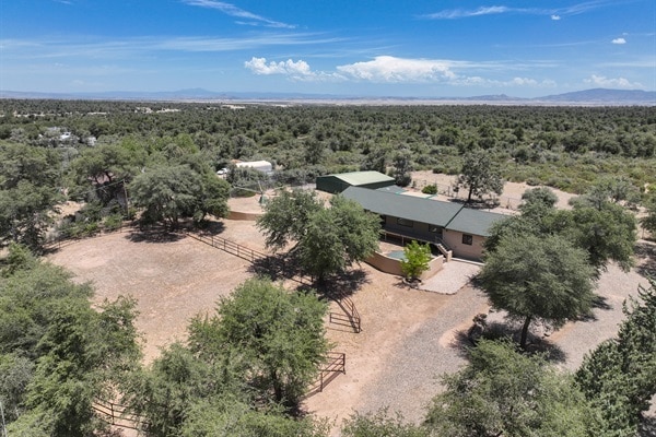 Building Photo - 7265 N Bridle Path