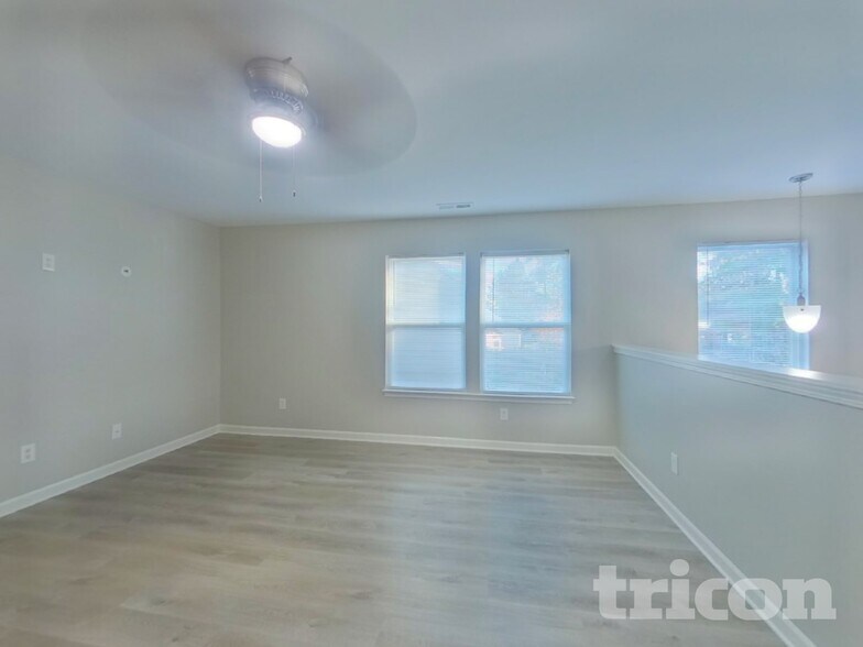 Building Photo - 123 Emily Crest Lane