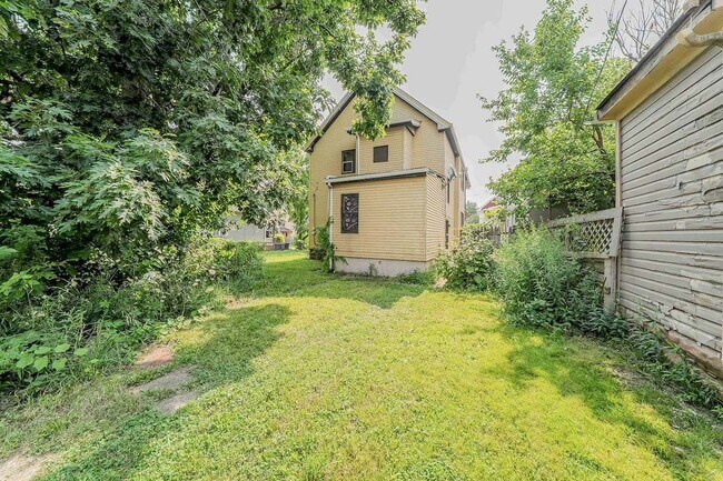 Building Photo - 3484 W 58th St