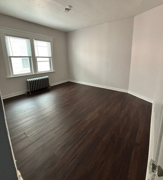 Living Room - 220 Stevenson St