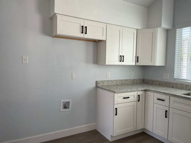 Building Photo - 3/2 Pool Home for Rent