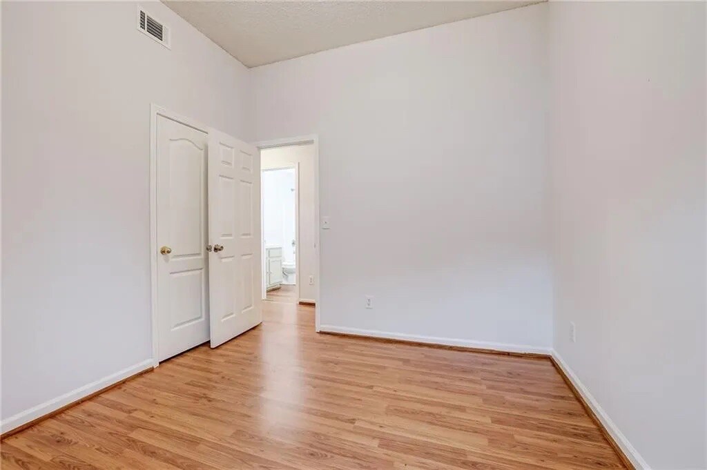 Building Photo - Room in House on Cypress Pointe Dr