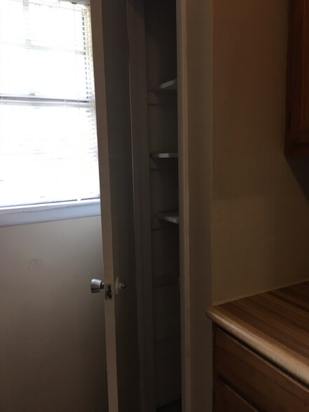 Building Photo - 7631 Lexington Dr