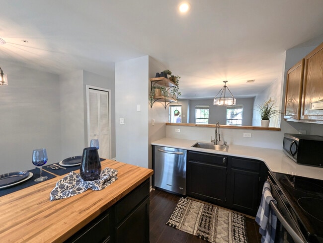 Building Photo - 1512 Danewood Ct