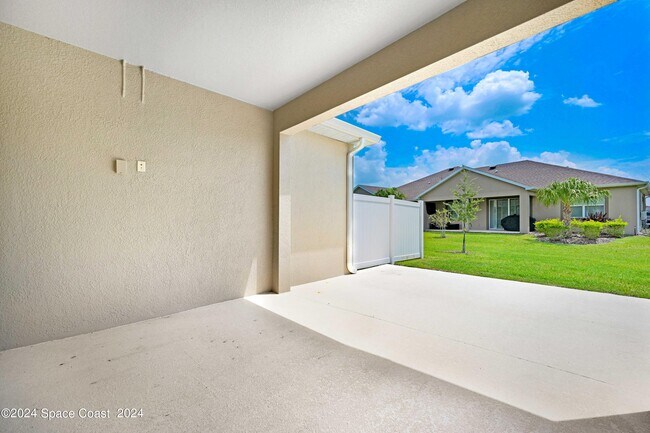 Building Photo - 8483 Loren Cove Dr