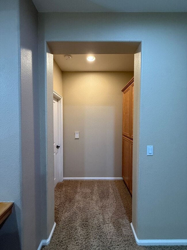 Building Photo - Beautiful Large Two Story Home is Centrall...