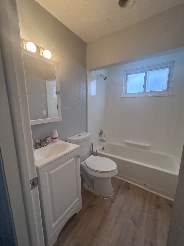 Building Photo - 4655 E 175th St