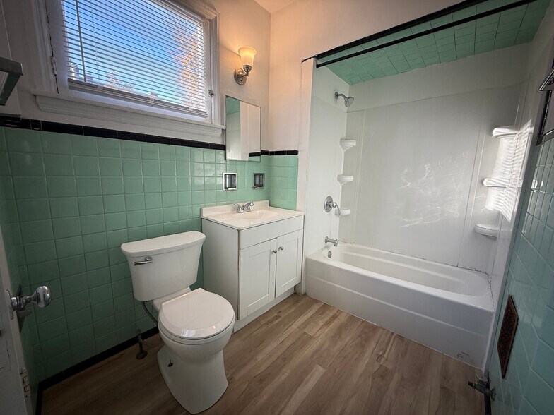 Building Photo - 5704 Darlington Rd