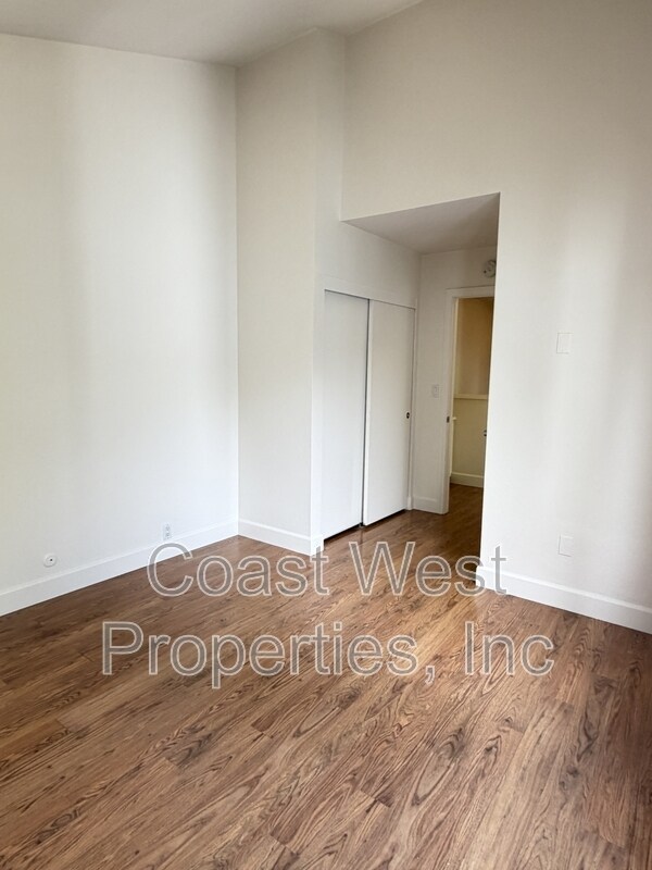 Building Photo - 3310 Via Alicante