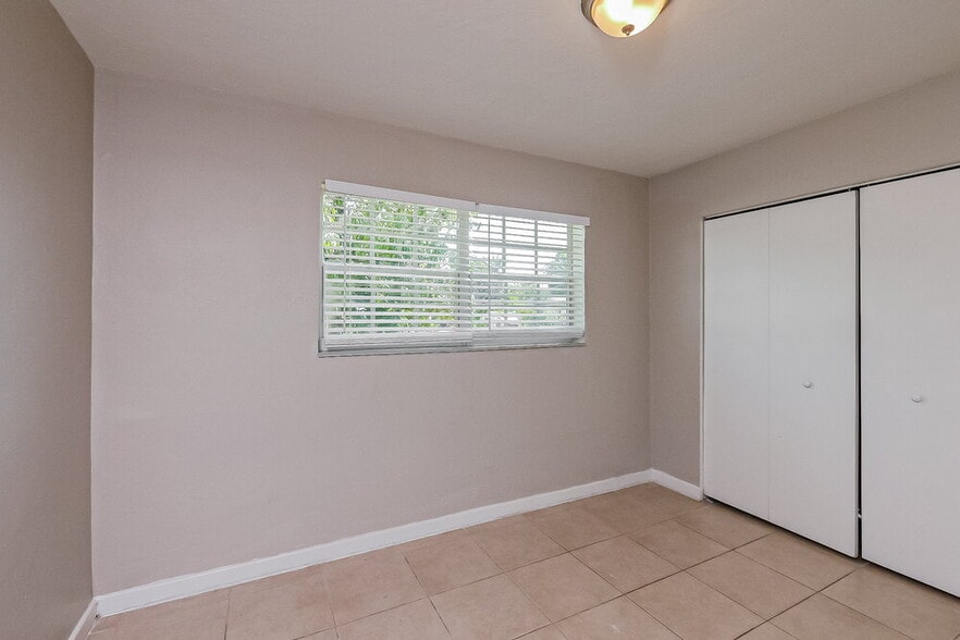 Building Photo - 1107 NW 15th Ct