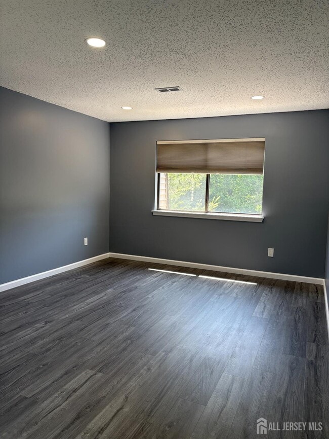 Building Photo - 1209 Edison Glen Terrace