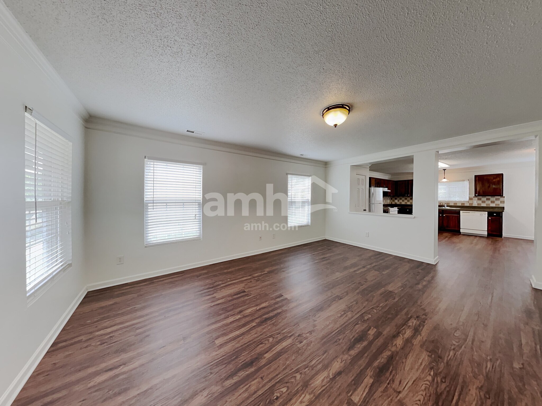 Building Photo - 417 Magna Dr