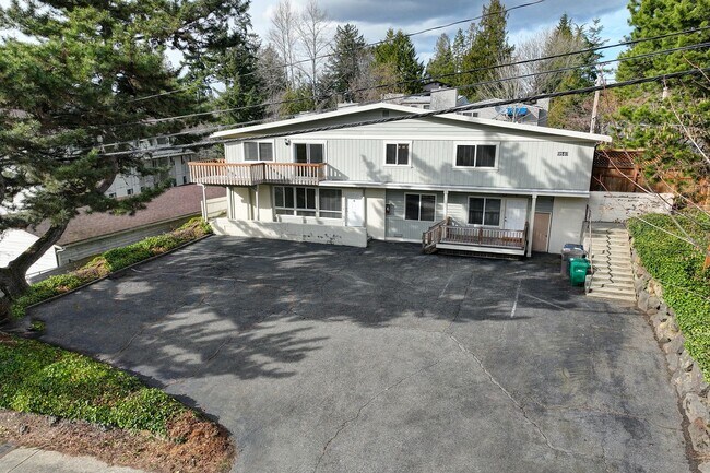 Building Photo - 9840 NE 116th St