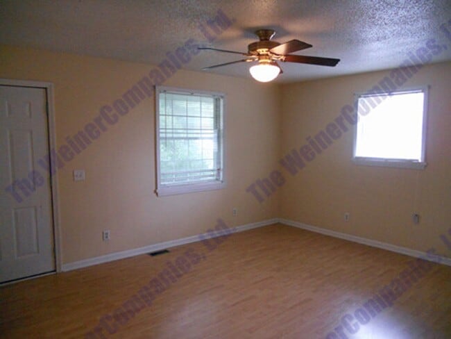 Building Photo - Sublease Available Beginning December 1st