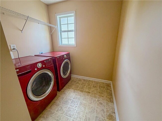 Building Photo - 2760 Rusticwood Dr SW