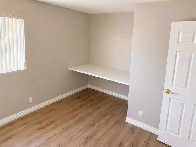 Building Photo - Beautiful Single-Story Home in the Desirable San Carlos Neighborhood