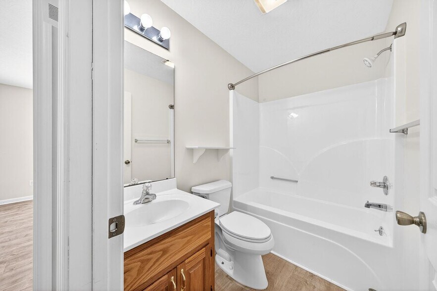 Building Photo - 39 Calloway Dr