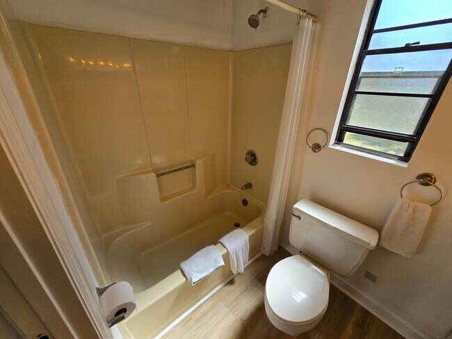 Building Photo - 1955 10th Pl