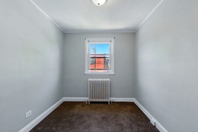 Building Photo - 5306 Ready Ave