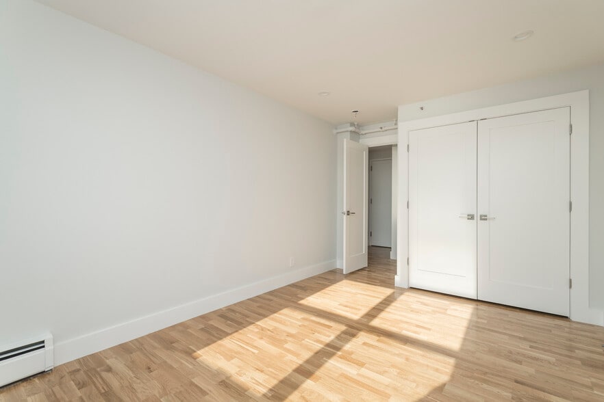 Building Photo - 1410 Columbia Rd