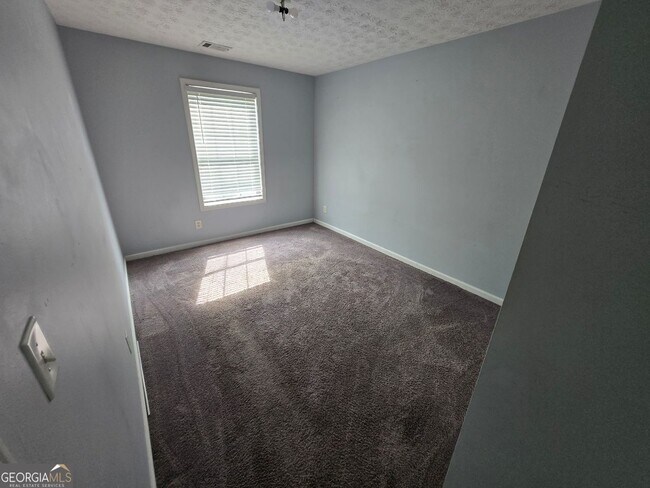 Building Photo - 2344 Oakland Spring Dr