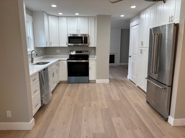 Building Photo - 9185 S Quail Hollow Dr