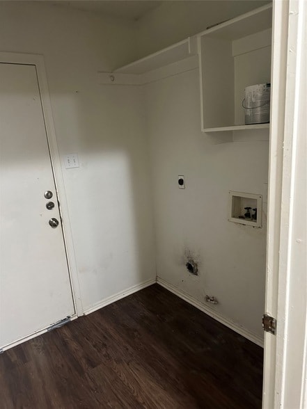 Building Photo - 2604 Crystal Falls Dr