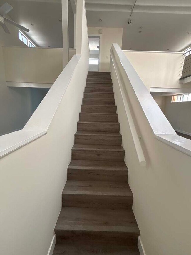 Building Photo - 915 Broadway St