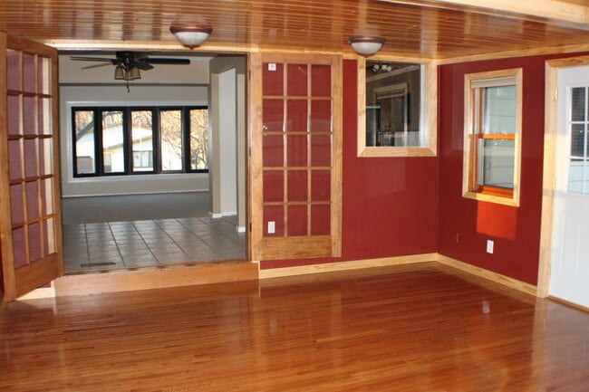 Building Photo - NW Rochester home available now! Very Nice...