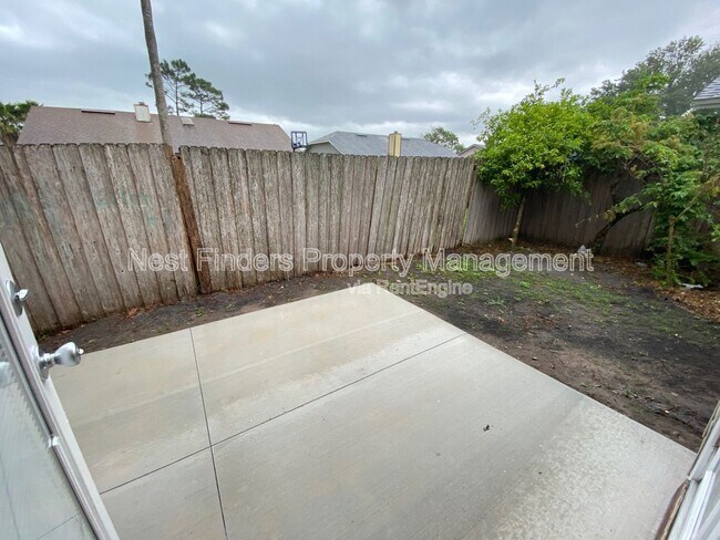 Building Photo - 421 Filmore Dr