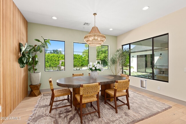 Building Photo - 2912 E Pierson St